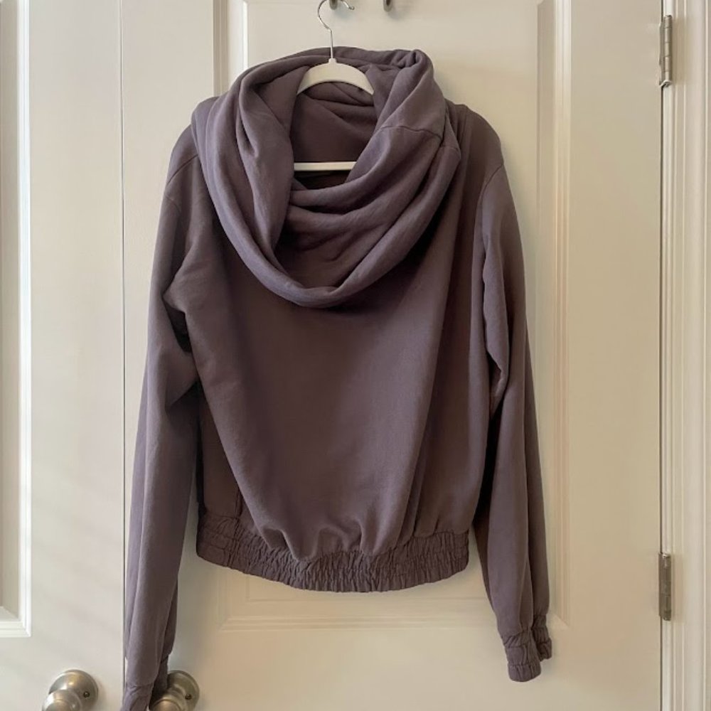 LAINA RAUMA Takeoff Teddy Sweatshirt